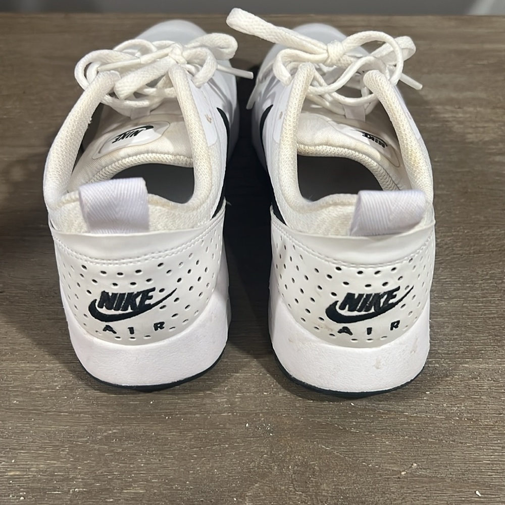 Lightly worn Nikes - Picture 3 of 7